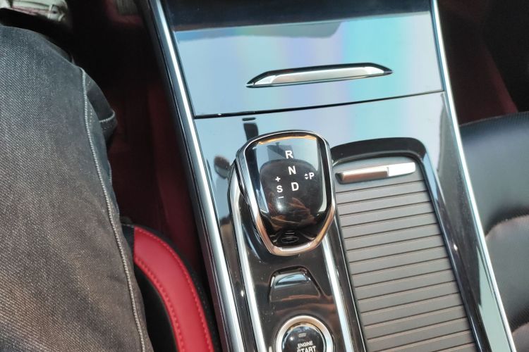 思皓X8 2021款 300T DCT尊贵智联版 6座中控内饰18