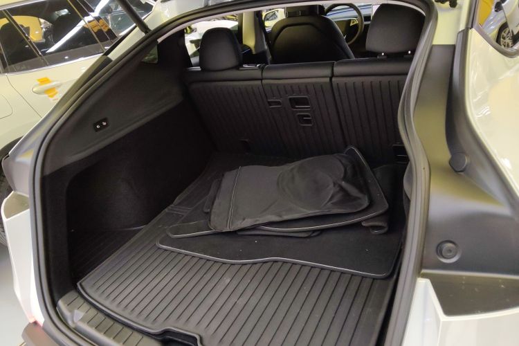 特斯拉 Model Y 2025款 后轮驱动 首发版机舱底盘23