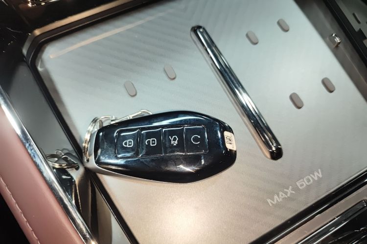 腾势Z9GT 2024款 630四驱Pro版中控内饰7001