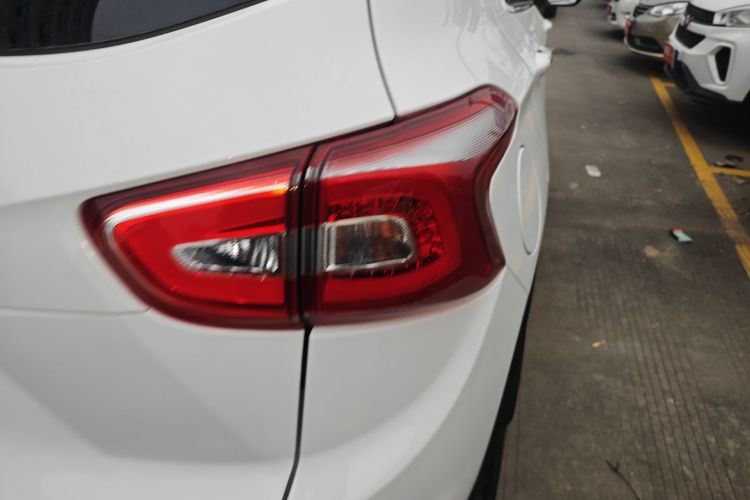 宝骏510 2017款 1.5L 自动豪华型车身外观9