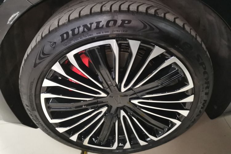 阿维塔12 2025款 Ultra增程版车身外观6007