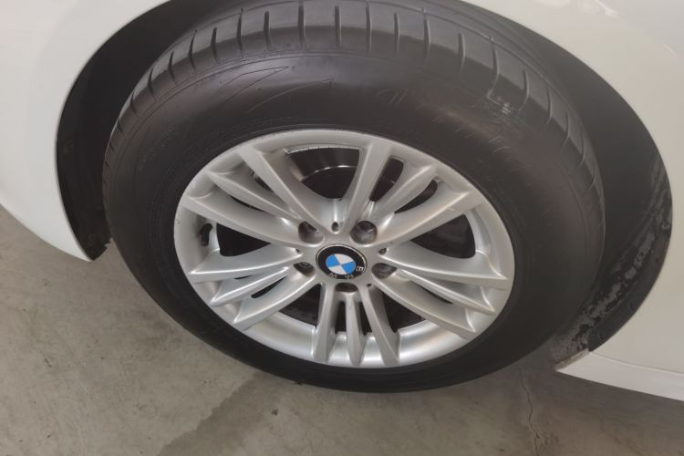 宝马3系 2015款 320Li 超悦版时尚型车身外观6002