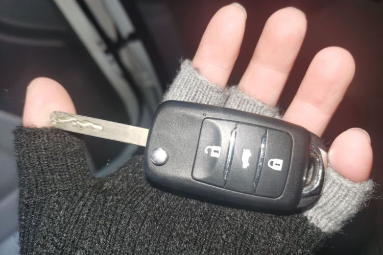 长安启源 长安Lumin 2023款 205km 香沁款中控内饰7001