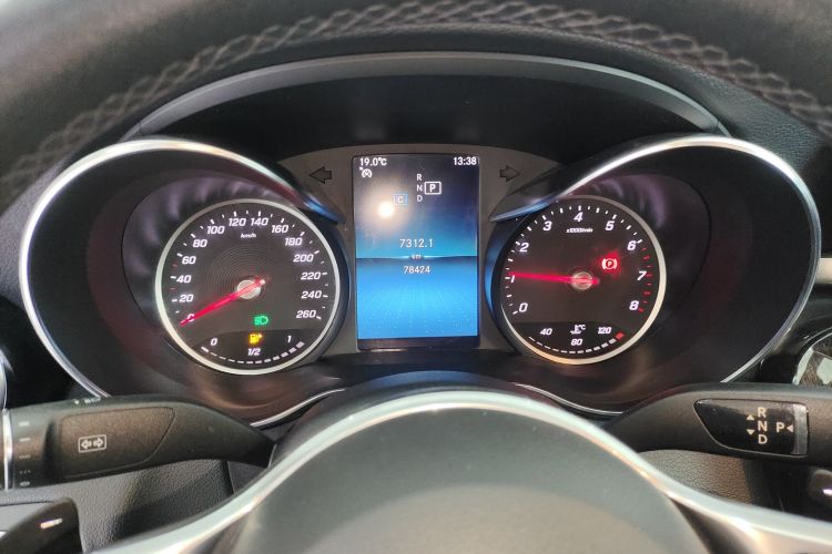 奔驰C级 2019款 C 180 L 时尚型运动版中控内饰14