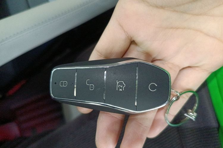 比亚迪 宋PLUS新能源 2025款 DM-i 智驾版 160KM 旗舰型中控内饰11