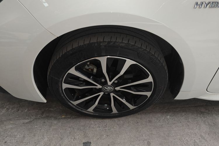 丰田 雷凌 2022款 双擎 1.8H E-CVT运动版车身外观6007