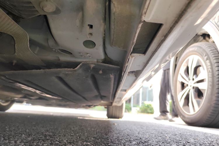 福特 福克斯 2020款 三厢 EcoBoost 180 自动锋潮型局部细节9002