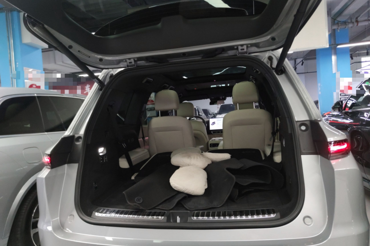 理想汽车 理想L9 2024款 Ultra机舱底盘23