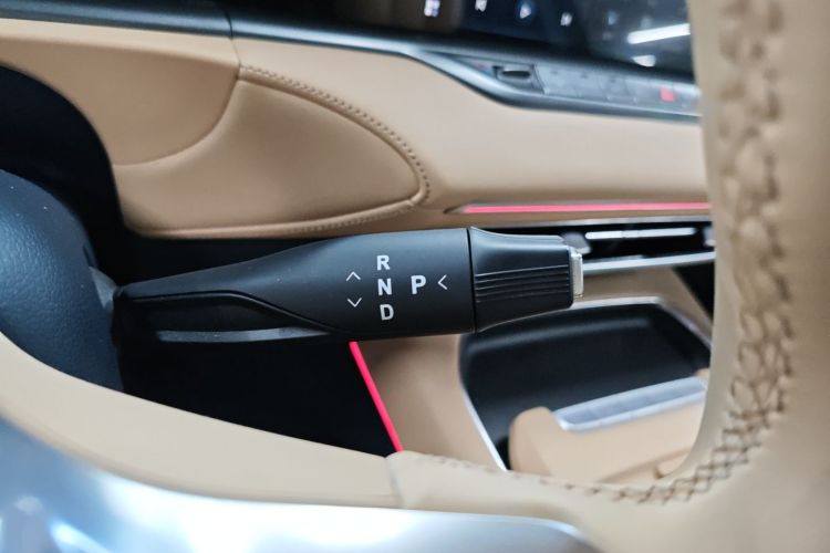 岚图汽车 岚图FREE 2024款 超长续航智驾版中控内饰18