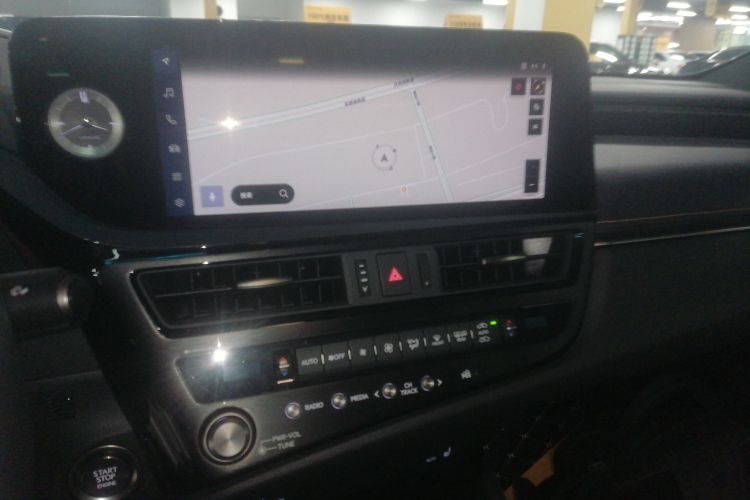 雷克萨斯ES 2022款 200 卓越版中控内饰16