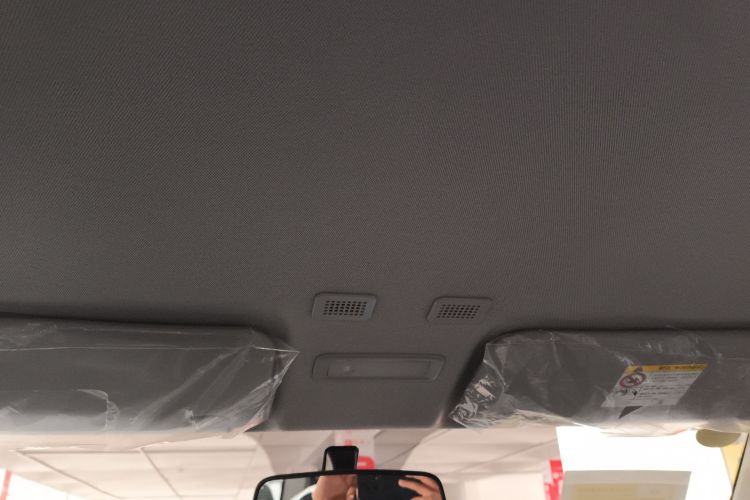 吉利银河 2025款 210km 熊猫骑士中控内饰22