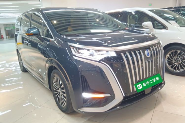 腾势D9 2022款 EV 600 四驱旗舰型车身外观3