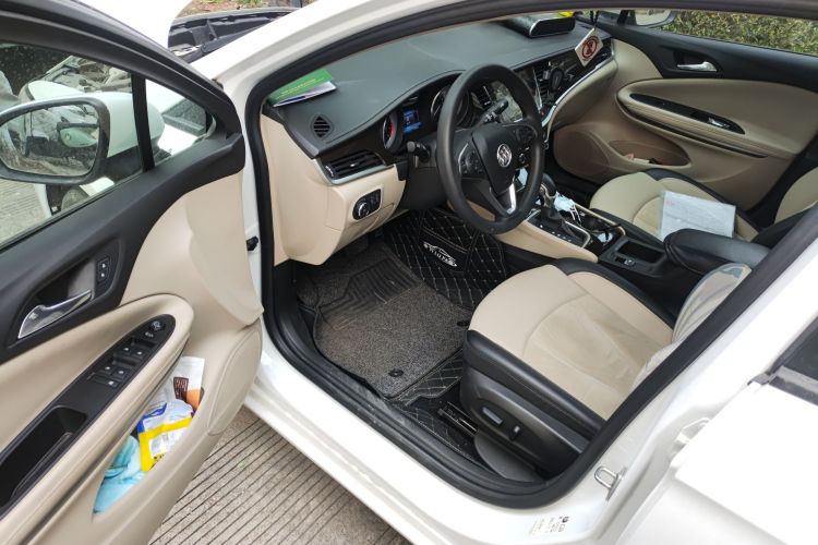 别克 威朗 2018款 三厢 15S 自动领先型中控内饰20