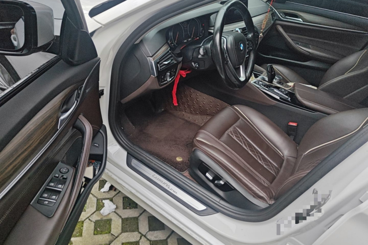 宝马5系 2018款 530Li 领先型 豪华套装中控内饰7003