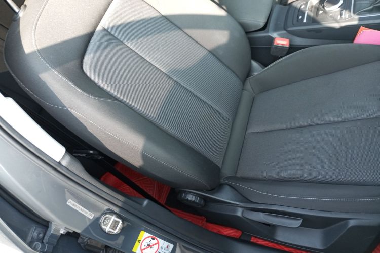 奥迪Q2L 2020款 35 TFSI 进取动感型局部细节41