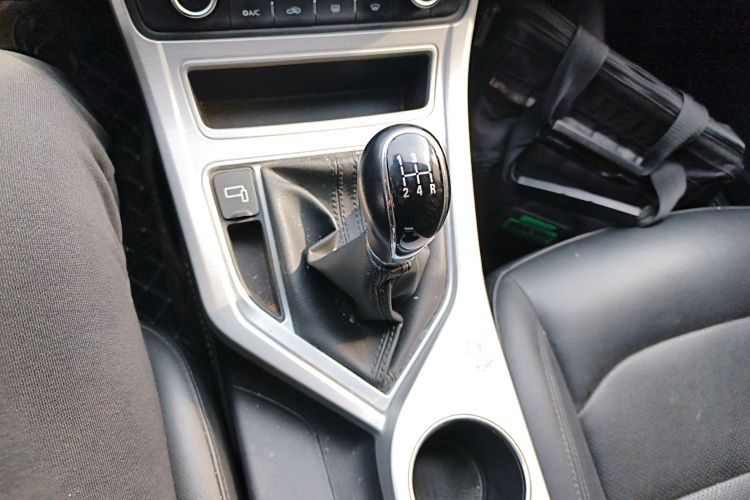 吉利汽车 远景 2018款 1.5L 手动幸福版中控内饰18