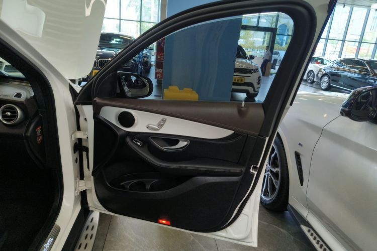 奔驰GLC 2020款 改款 GLC 260 L 4MATIC 动感型中控内饰7005