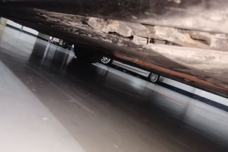 奔驰E级 2017款 改款 E 300 运动型局部细节9001