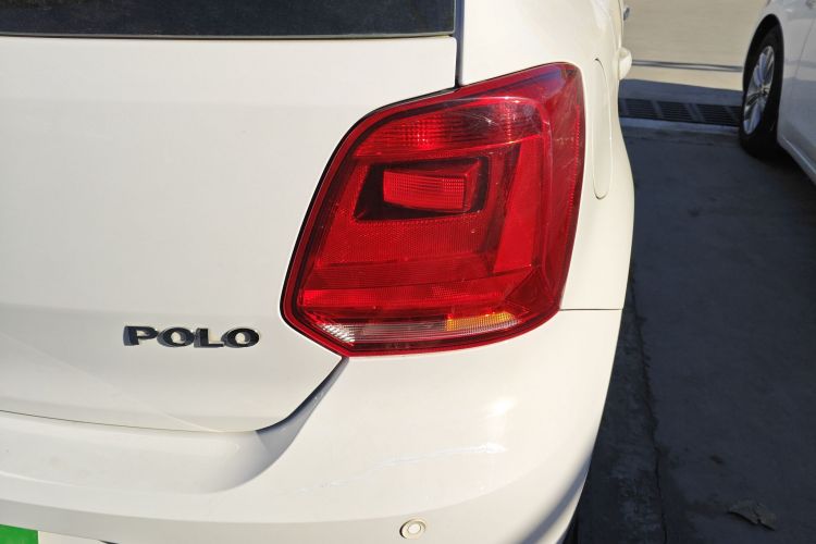 大众 Polo 2016款 1.4L 自动风尚型车身外观9