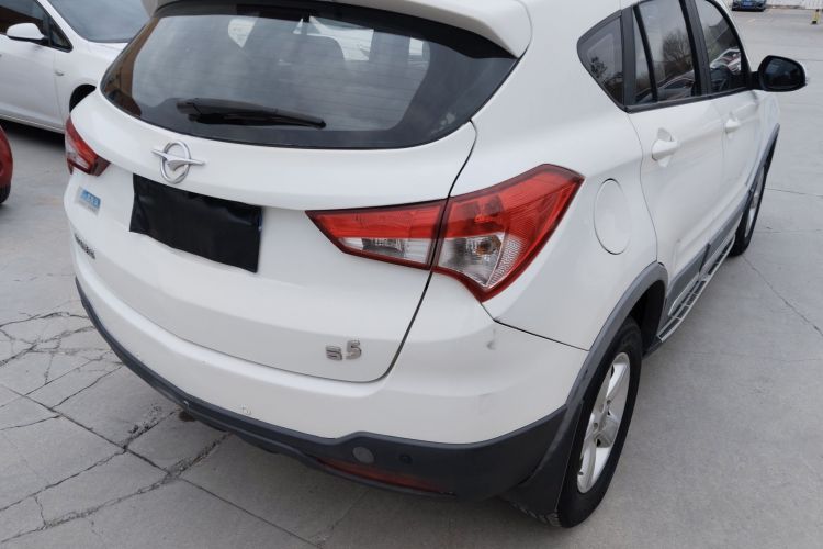 海马S5 2015款 1.5T CVT豪华型车身外观7