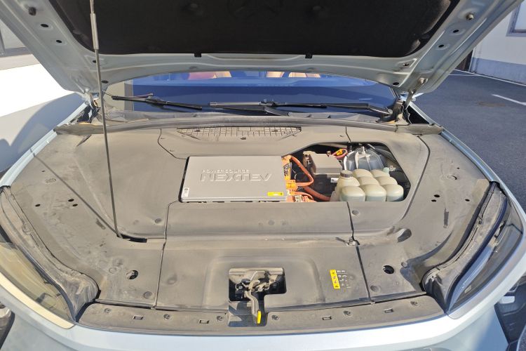 蔚来ES6 2020款 420KM 运动版机舱底盘24