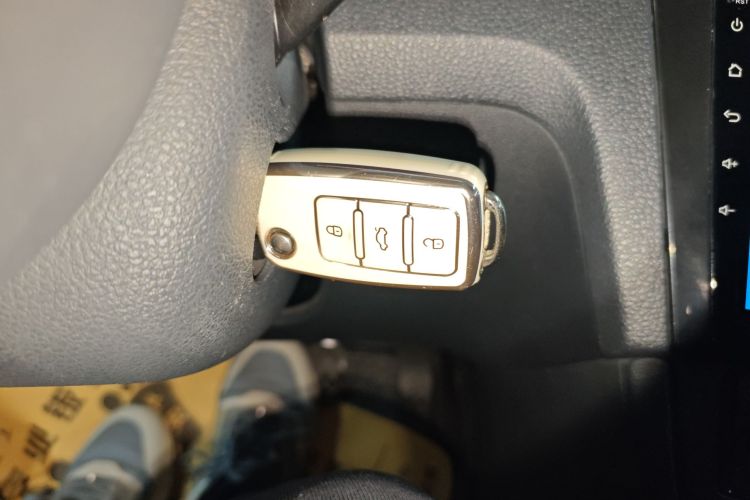 大众 桑塔纳 2018款 1.5L 自动风尚版中控内饰7001