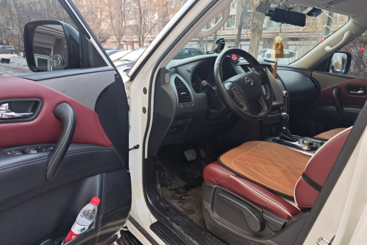 日产 途乐 2018款 4.0L 领英型中控内饰20