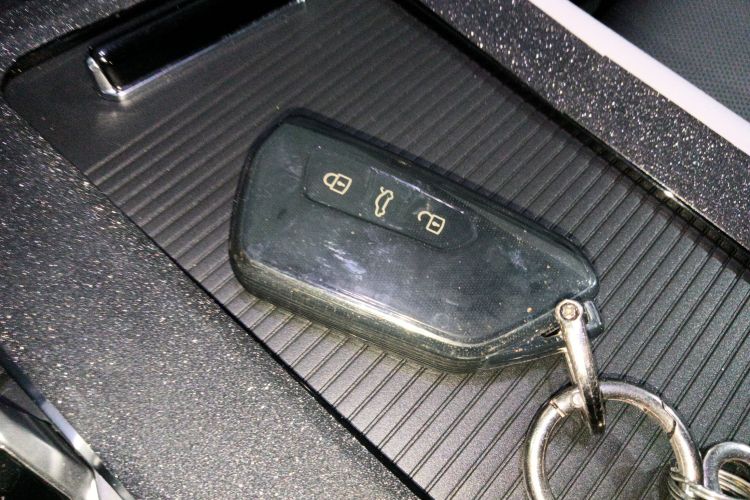 大众 途昂 2021款 330TSI 两驱尊崇豪华版中控内饰11