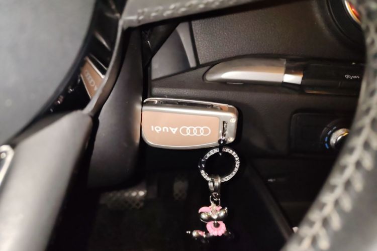 奥迪A3 2017款 Sportback 35 TFSI 进取型中控内饰11