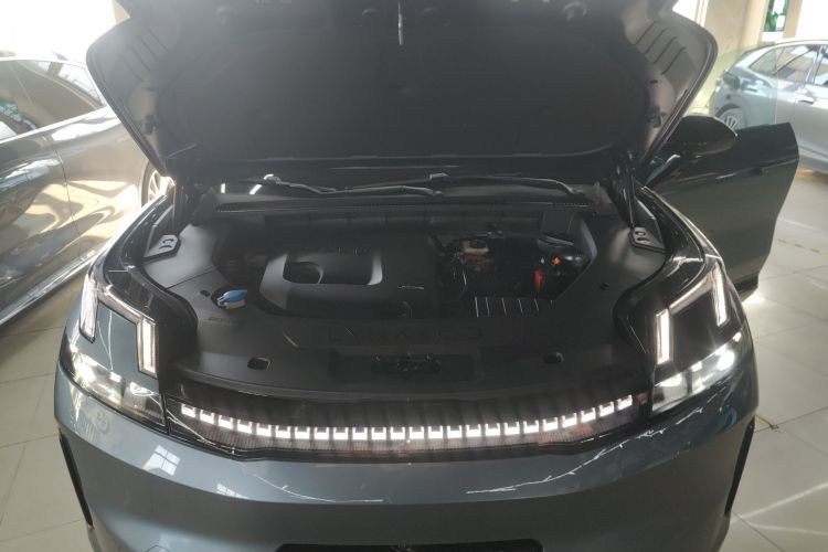 领克08 EM-P 2025款 220km 四驱性能Halo局部细节24