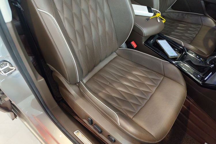 大众 帕萨特 2019款 330TSI 豪华版 国VI局部细节41