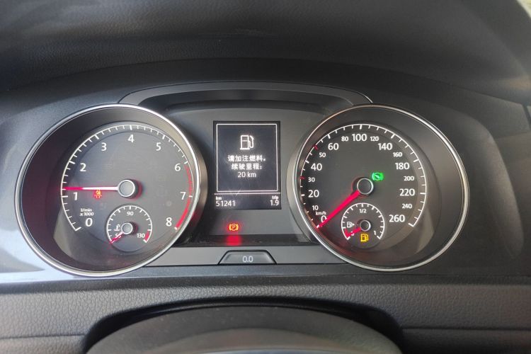 大众 高尔夫 2020款 200TSI DSG舒适进取版中控内饰14