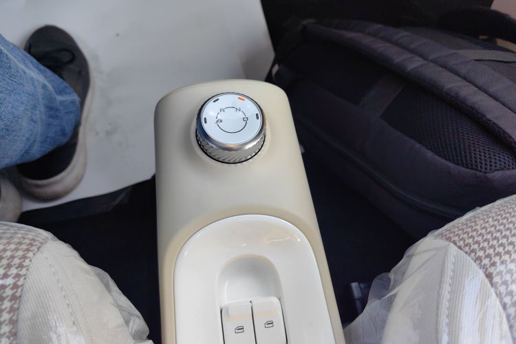 五菱汽车 宏光MINIEV 2024款 第三代 215km 青春版中控内饰18