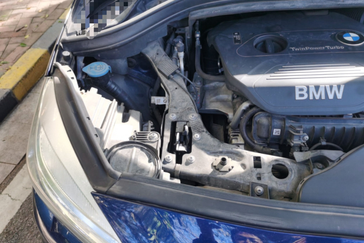 宝马2系旅行车 2016款 218i 运动设计套装局部细节9006