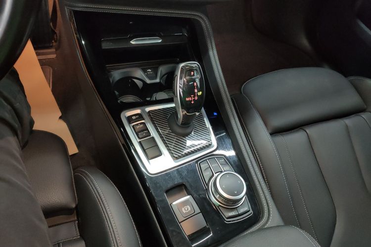 宝马1系 2022款 125i M运动曜夜版中控内饰18