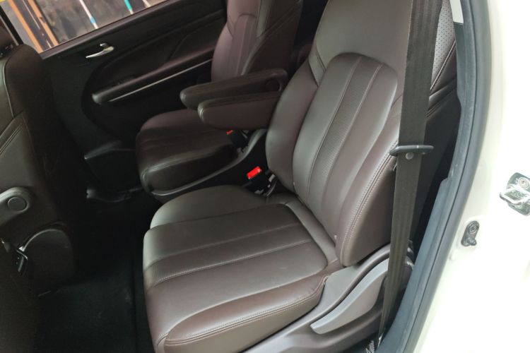 广汽传祺 传祺M6 2019款 270T 自动豪华版（七座）国V中控内饰21