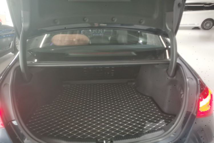 奔驰C级 2022款 C 260 L 运动版局部细节23