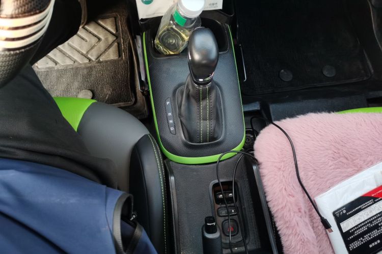 荣威 科莱威CLEVER 2021款 302km卓越版中控内饰18