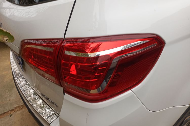 哈弗H6 2015款 运动版 1.5T 自动两驱豪华型车身外观9