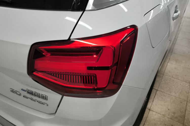 奥迪Q2L e-tron 2022款 Q2L e-tron 纯电智享型车身外观6006