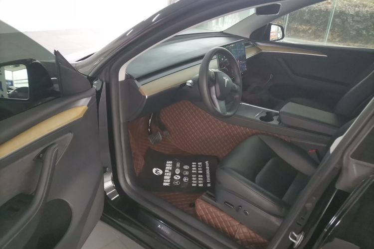 特斯拉 Model Y 2022款 改款 后轮驱动版中控内饰7003