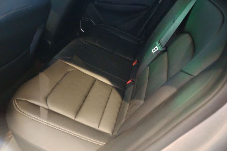 吉利几何C 2022款 蓝莓C400中控内饰7004