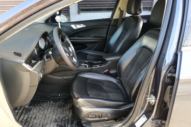 别克 威朗 2015款 三厢 20T 双离合精英型中控内饰19