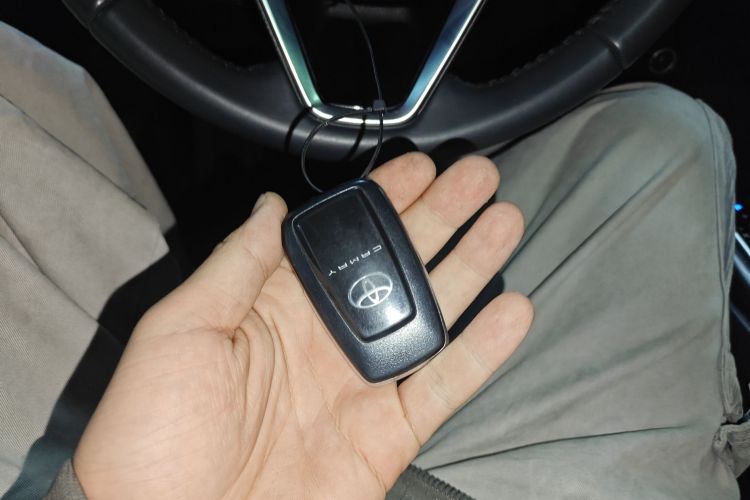 丰田 凯美瑞 2023款 2.0GVP 领先版中控内饰11