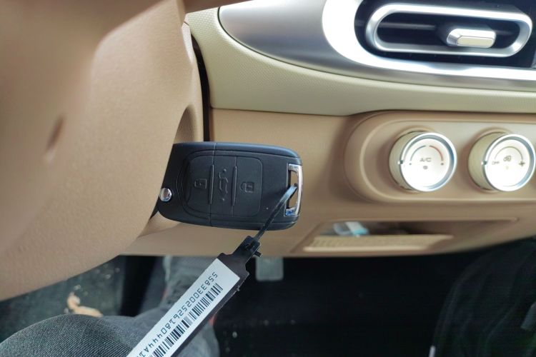 五菱汽车 宏光MINIEV 2025款 四门版 进阶款中控内饰11