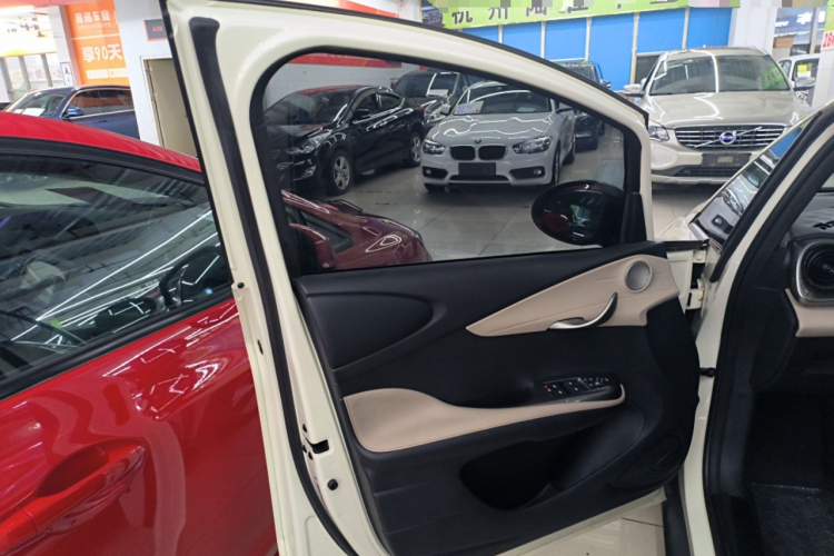 比亚迪 海豚 2023款 420km 时尚版中控内饰47