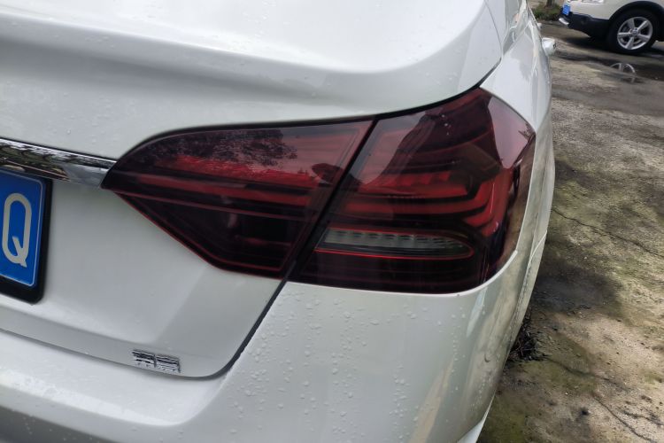 吉利汽车 帝豪 2021款 UP 1.5L 手动豪华型车身外观9