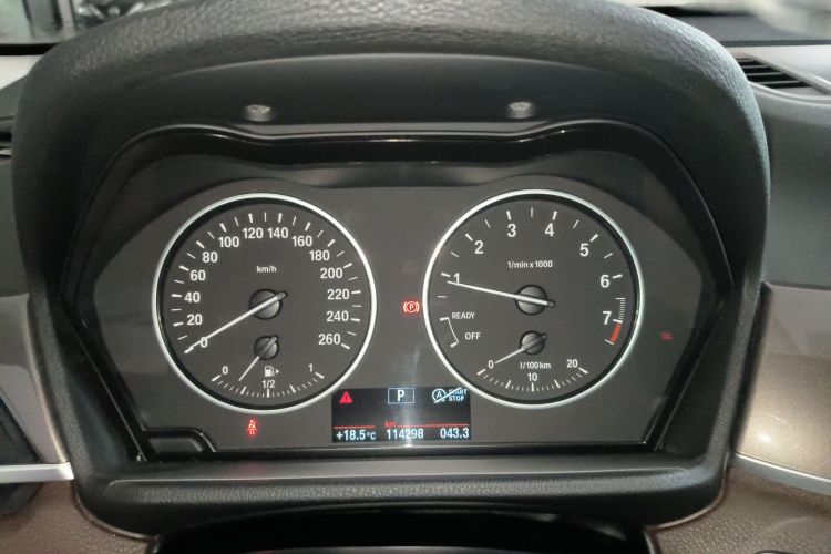 宝马X1 2018款 sDrive18Li 尊享型中控内饰14