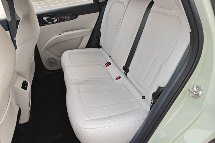 吉利银河 星愿 2025款 UP 410km 探索+版中控内饰7004