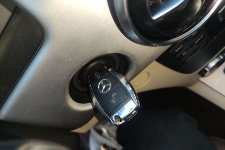 奔驰GLK级 2015款 GLK 260 4MATIC 动感型 极致版中控内饰11